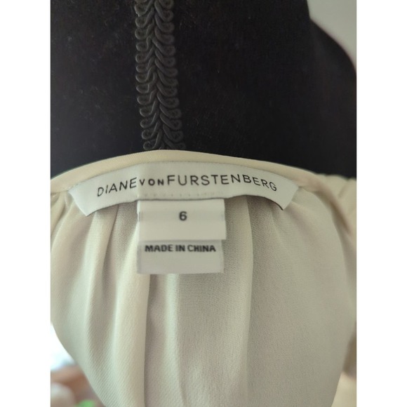 Diane Von Furstenberg V-neck Cream long sleeve blouse top - Picture 6 of 6